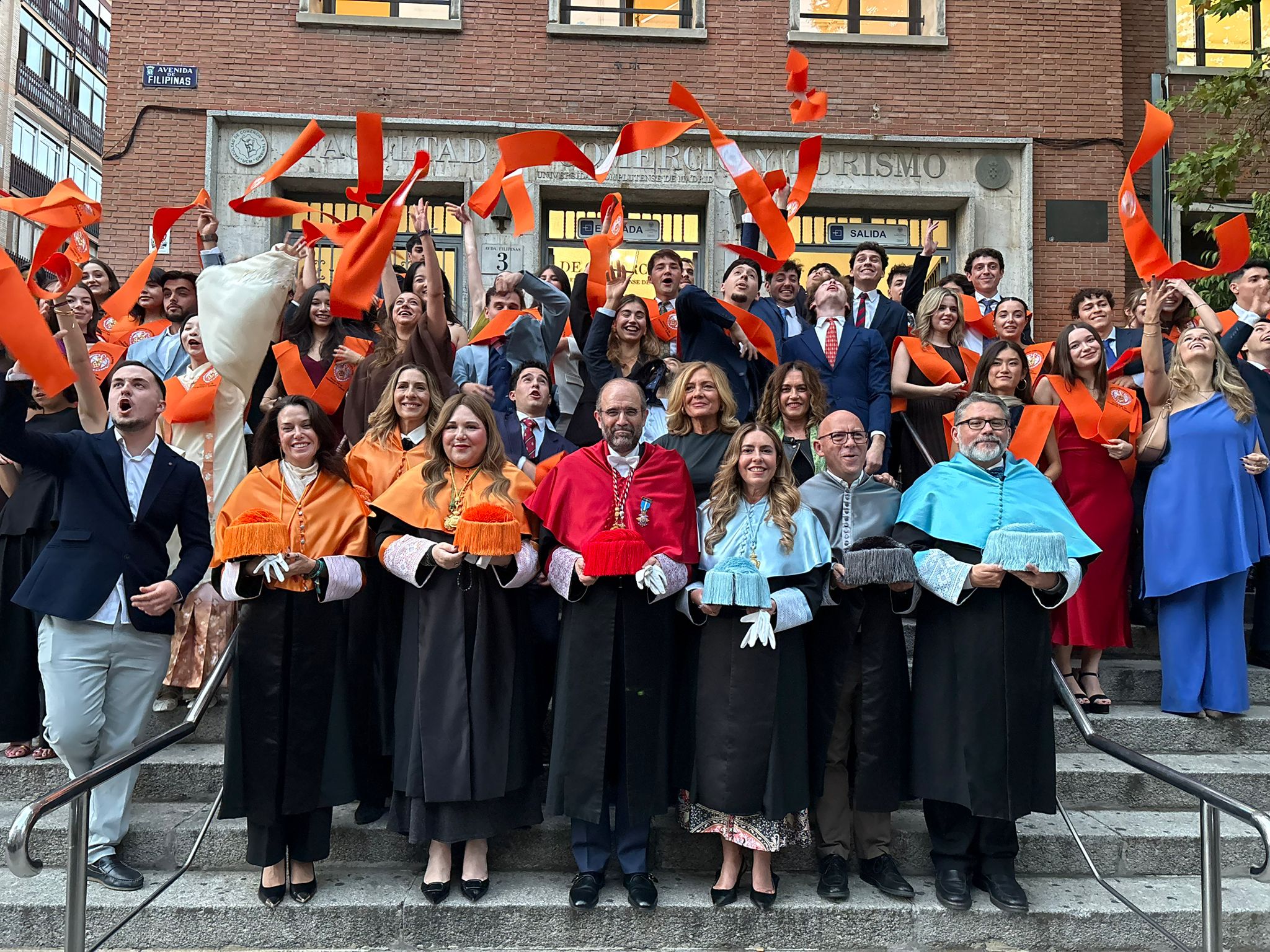 Ceremonia de Graduación del Grado en Comercio, promoción 2024-2025