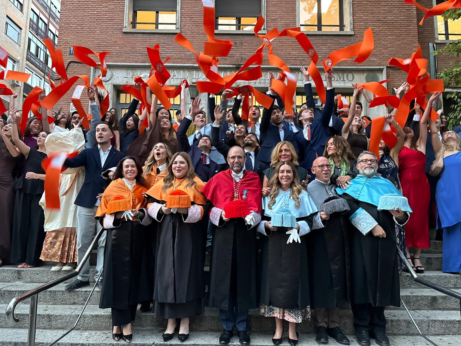 Ceremonia de Graduación del Grado en Comercio, promoción 2024-2025